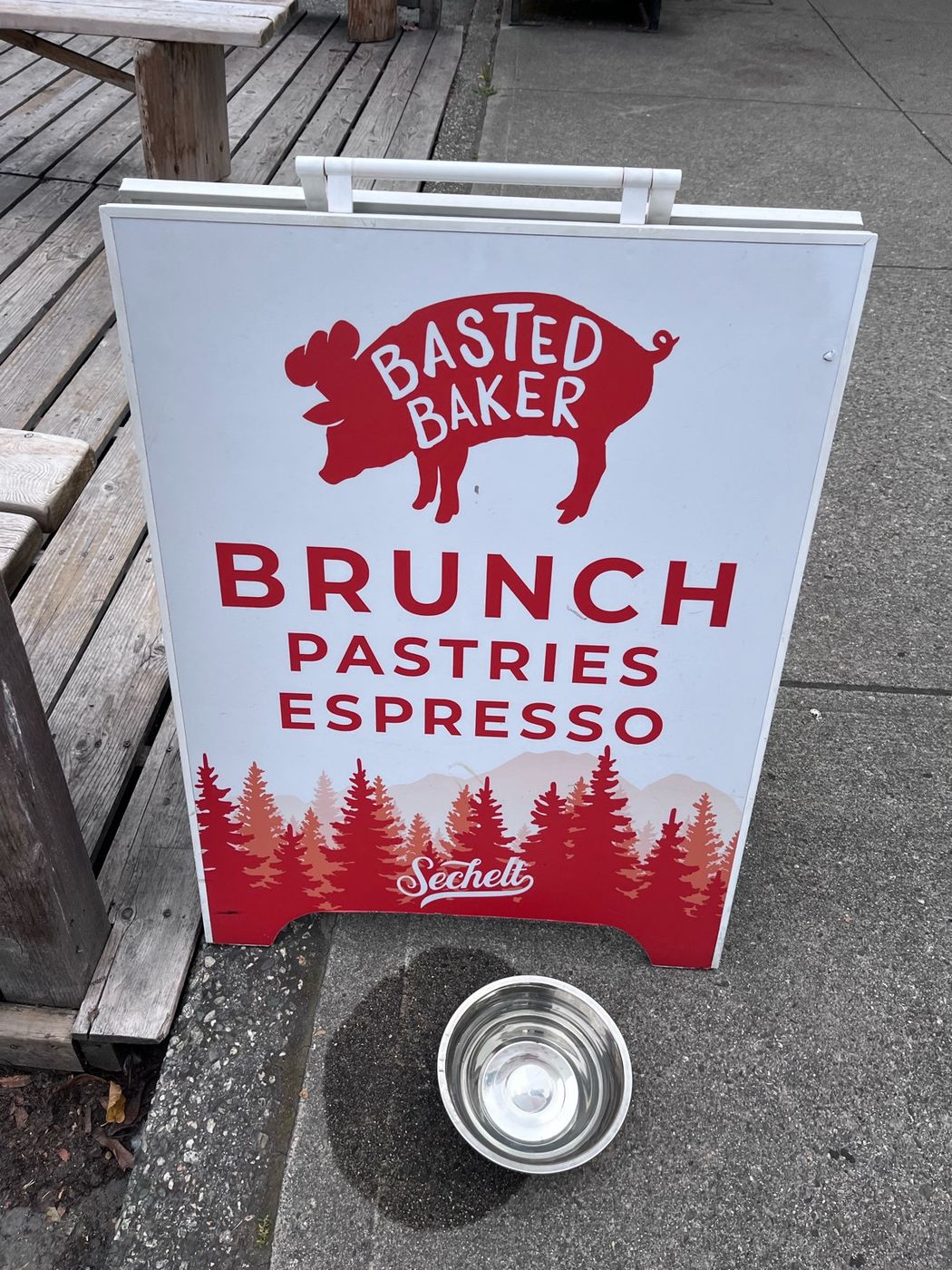 세셸트 Basted Baker 브런치 입간판